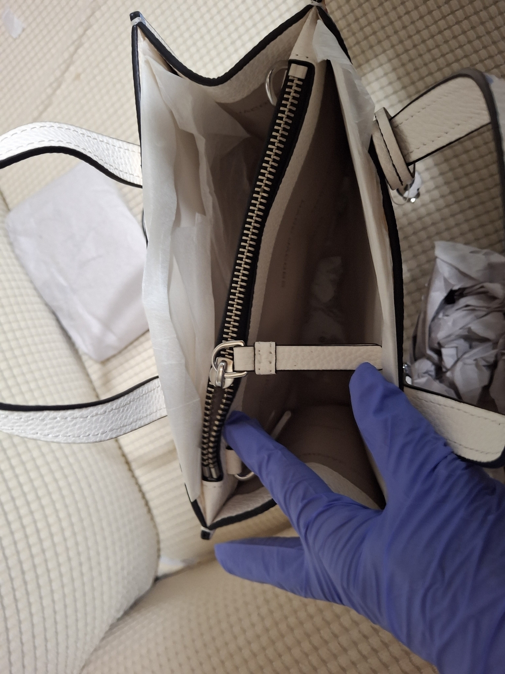 Marc Jacobs Daisy Leather Mini Grind Tote Bag. - Picture 7 of 10